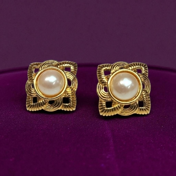 Gold tone fuax pearl earrings vintage style - Picture 15 of 15